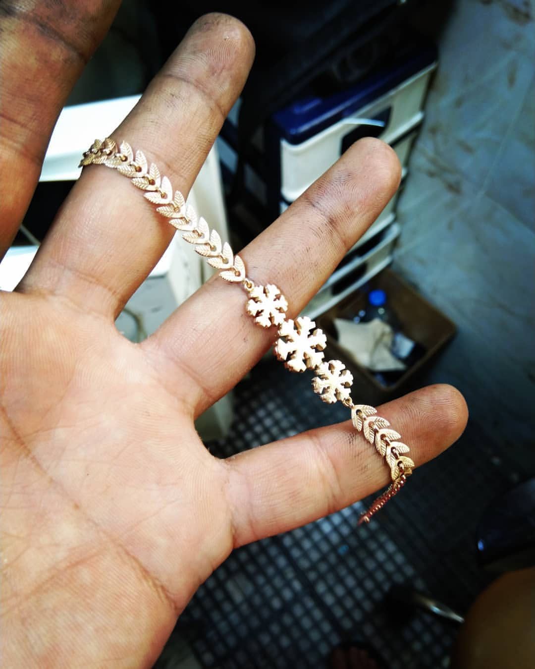 دستبند برگ برف طلای ۷۵۰ ۱۸عیار